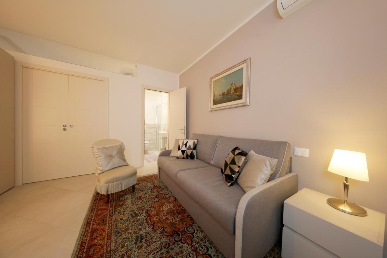 Siena Uptown - Sabrina'S Charming Apartment Exterior photo